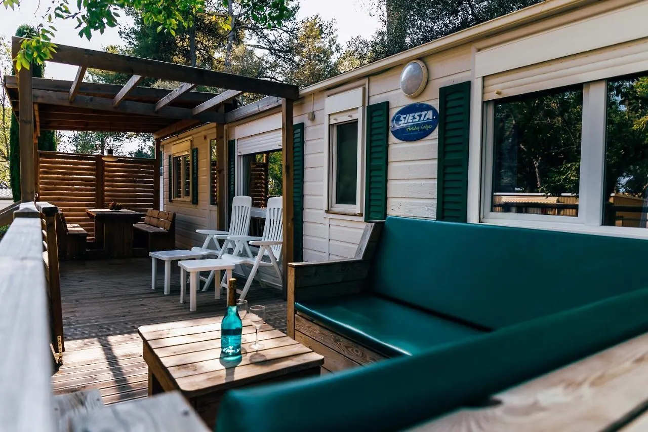 ל'אסטרטיט Castell Montgri - Mobile Homes By Lifestyle Holidays פארק נופש