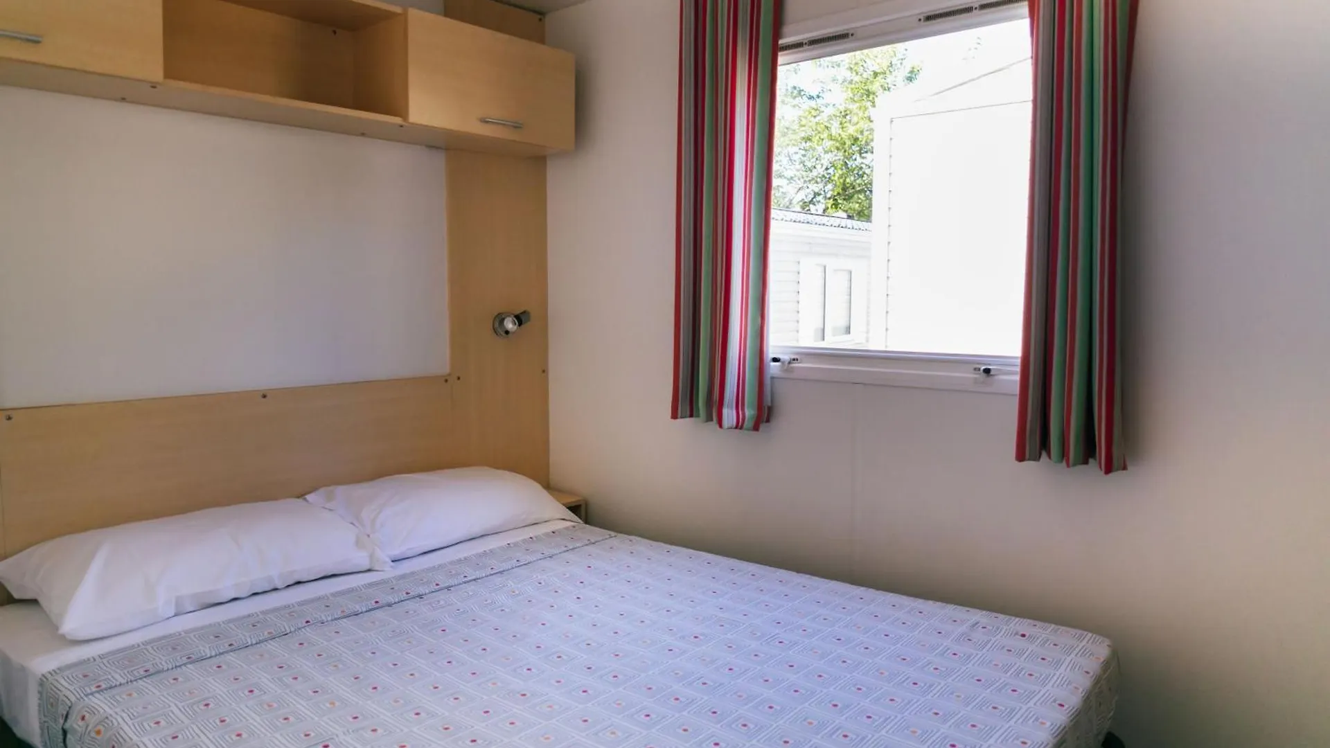 ל'אסטרטיט Castell Montgri - Mobile Homes By Lifestyle Holidays פארק נופש
